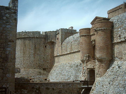 Salses-le-Château